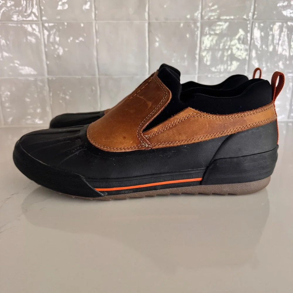 Clarks‎ Bowman Duck Boots Mens 10.5 Brown Leather Waterproof Slip On Low Top